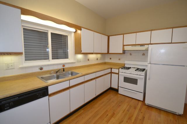 1454 W School St, Unit J06P