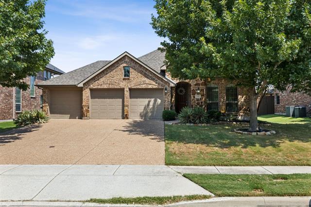 property at 910 Fox Ridge Trail