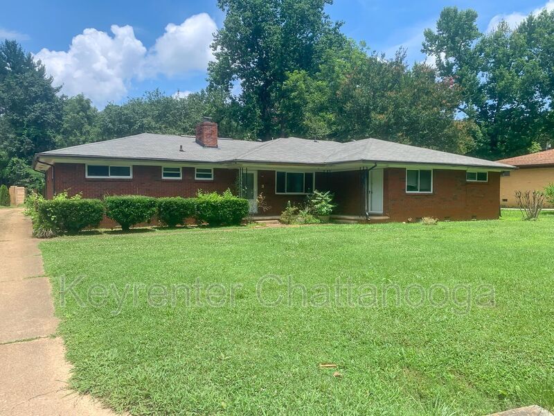 911 Altamont Rd in Chattanooga, TN - Foto de edificio