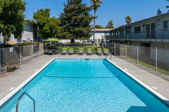 Autumn Oaks Apartments in Suisun City, CA - Building Photo - Building Photo