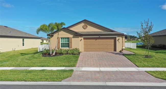 973 Bent Creek Dr in Fort Pierce, FL - Building Photo - Building Photo