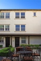 46 Vintage in Irvine, CA - Building Photo