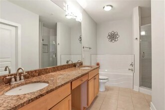 799 Hammond Dr in Atlanta, GA - Building Photo - Building Photo