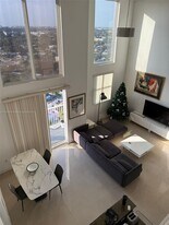 1 Glen Royal Pkwy in Miami, FL - Building Photo