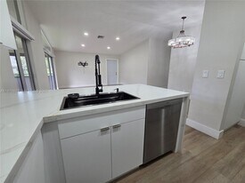 15798 Woodgate Ct in Sunrise, FL - Building Photo