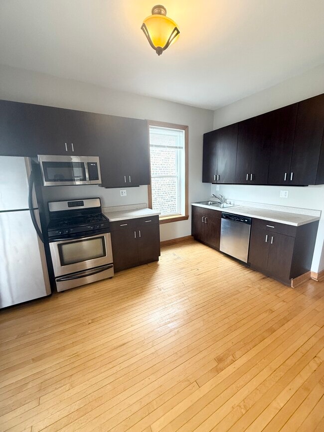 3110 W Fullerton Ave, Unit 3