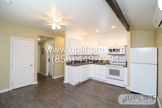 324-324 7th St in Ramona, CA - Building Photo - Building Photo