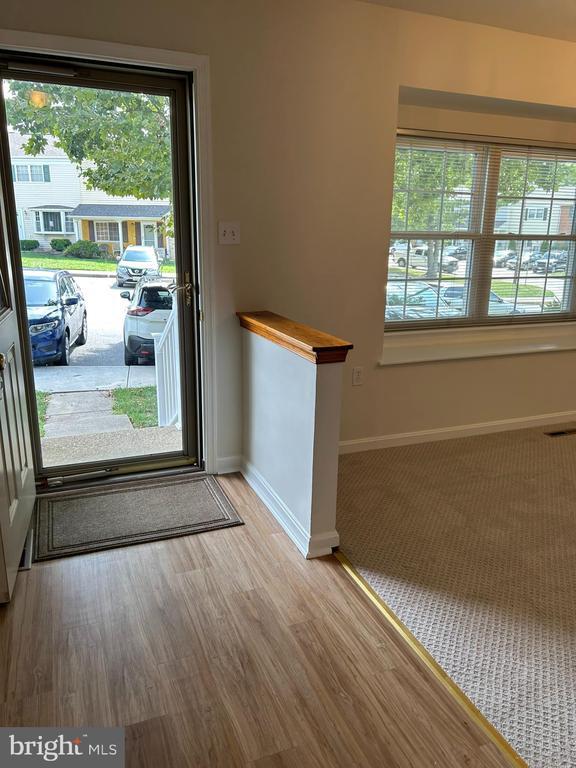 576 Millshire Dr in Glen Burnie, MD - Foto de edificio - Building Photo