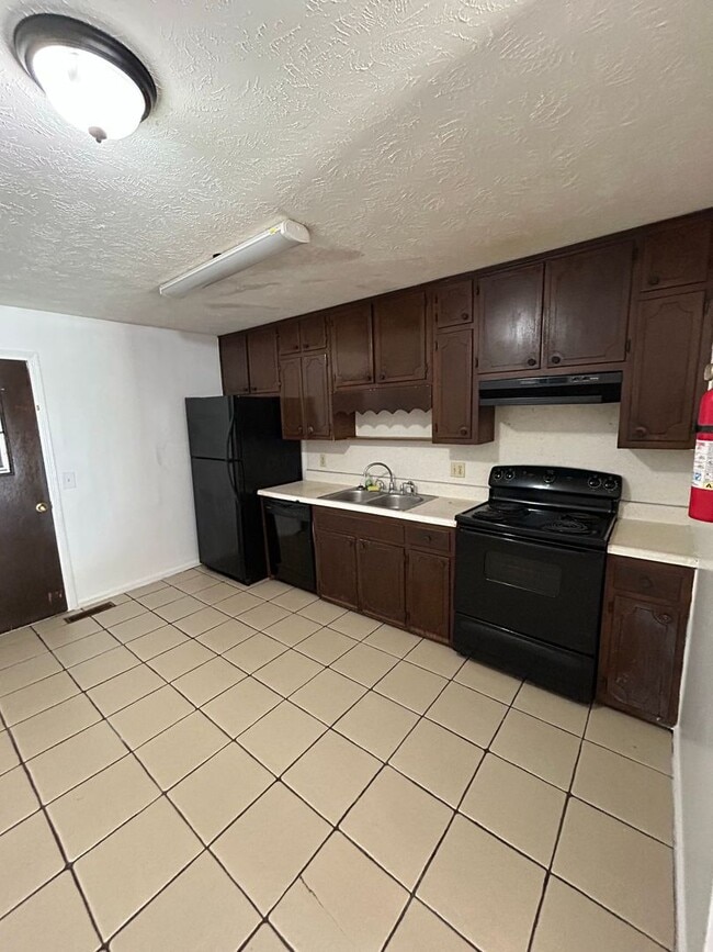 115 Carroll Cir in Carrollton, GA - Foto de edificio - Building Photo