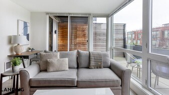 2301 E Union St, Unit B315 in Seattle, WA - Building Photo