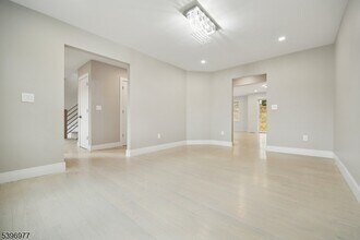 134 Hillside Ave in Livingston, NJ - Building Photo - Building Photo