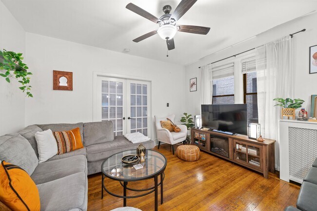 429 Fairmount Ave in Jersey City, NJ - Building Photo - Building Photo