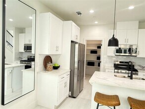 7207 Mohawk Dr in Dallas, TX - Foto de edificio - Building Photo