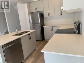 155 Equestrian Way in Cambridge, ON - Building Photo - Building Photo
