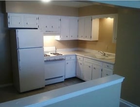 7821 43rd St in Lyons, IL - Building Photo - Building Photo