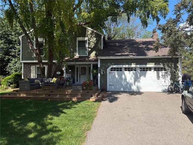 property at 2510 Wellington Cir