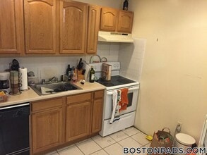 104 Hammond St in Boston, MA - Foto de edificio - Building Photo