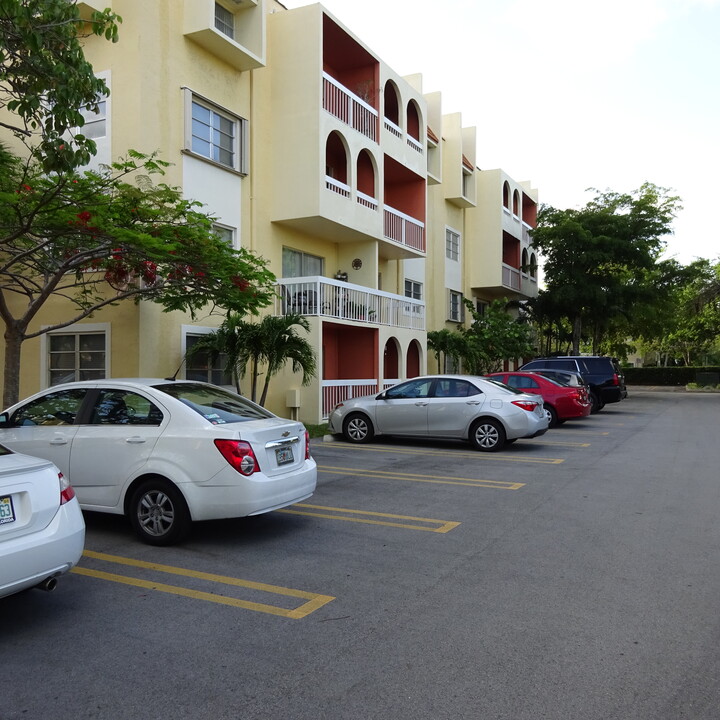 7700 Camino Real, Unit D 309 in Miami, FL - Building Photo