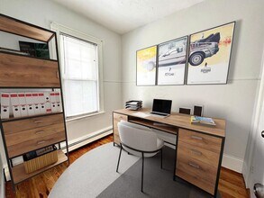 110 Everett St in Boston, MA - Building Photo - Building Photo