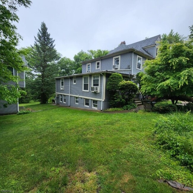 1283 Valley Rd in Clifton, NJ - Foto de edificio - Building Photo