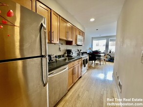 1017 Tremont St, Unit 1 in Boston, MA - Building Photo - Building Photo