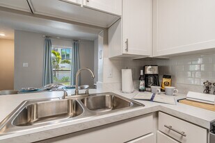 Enclave on East Apartments in Largo, FL - Building Photo