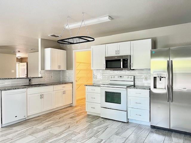 property at 2809 Briargrove Ln