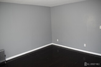 100 Randolph St in Carteret, NJ - Building Photo - Building Photo