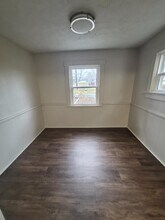 323 Bedford Ave NW in Canton, OH - Building Photo - Building Photo