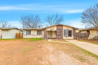6916 Shady Grove Dr in San Antonio, TX - Building Photo - Building Photo