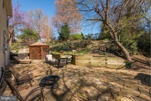 7007 Grove Rd in Alexandria, VA - Building Photo