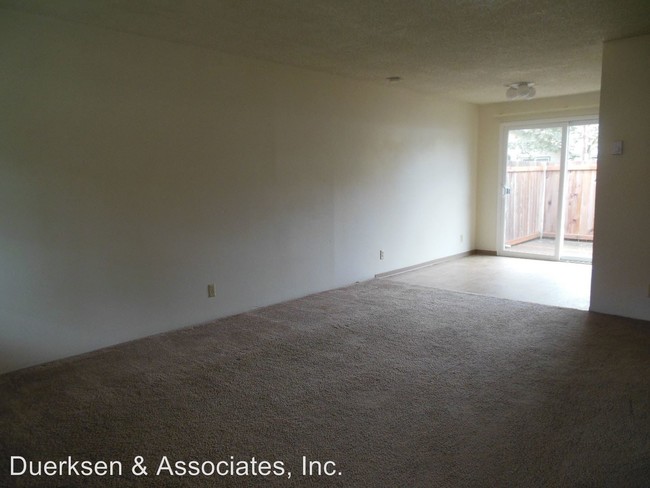 615 SE Lilly Ave in Corvallis, OR - Foto de edificio - Building Photo