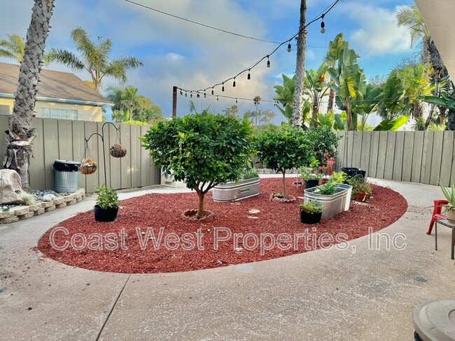 1810 Broadway St in Oceanside, CA - Building Photo - Building Photo