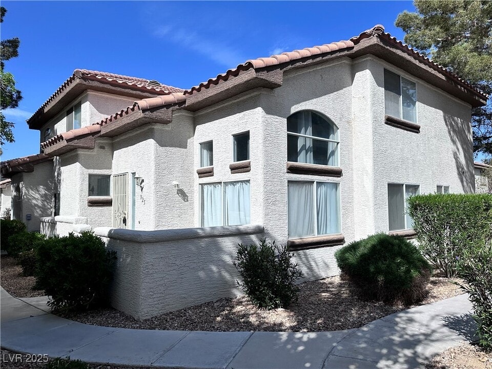 925 Allure Dr in Las Vegas, NV - Building Photo
