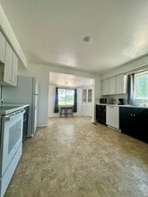 309 N 200 W in Delta, UT - Foto de edificio - Building Photo