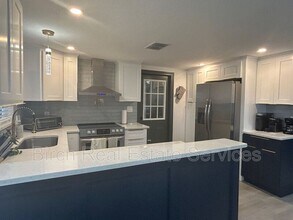 3926 10th Ave N in St. Petersburg, FL - Building Photo - Building Photo
