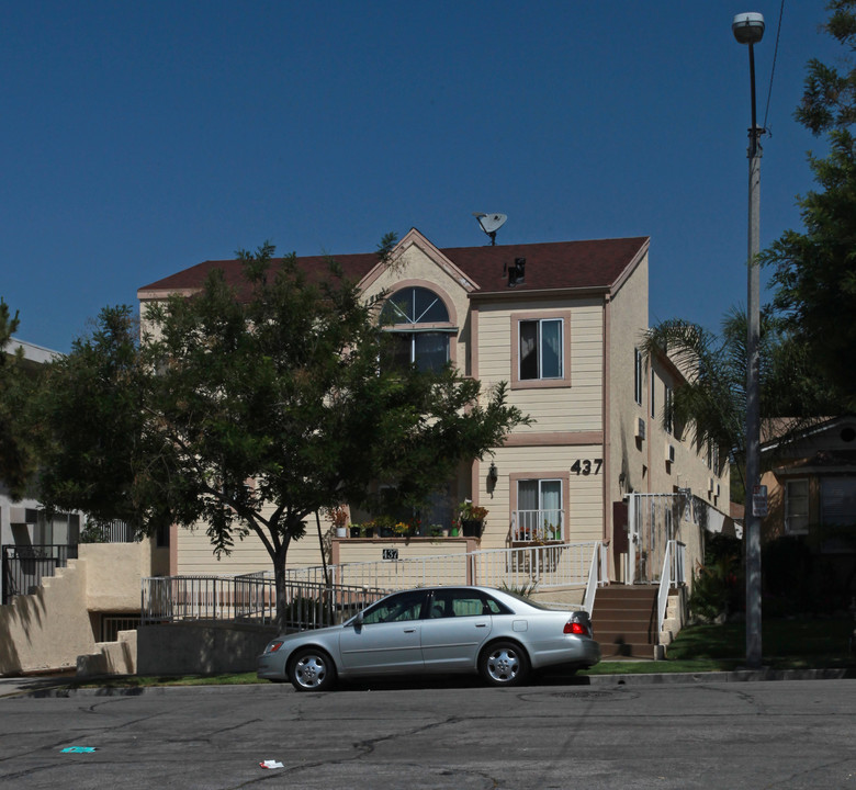 437 E Cedar Ave in Burbank, CA - Building Photo