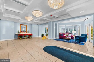 3005 S Leisure World Blvd, Unit 322 in Silver Spring, MD - Building Photo - Building Photo