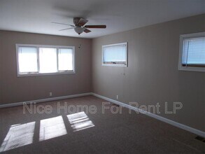 660 Windsor Ave in Maple Shade, NJ - Building Photo - Building Photo