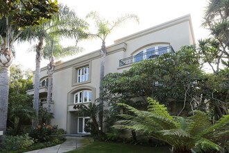 446 San Vicente Blvd in Santa Monica, CA - Foto de edificio - Building Photo