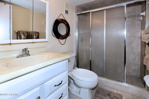 1571 S Atlantic Ave in New Smyrna Beach, FL - Building Photo