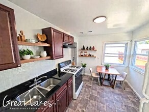 11245 Packard Ave in Warren, MI - Building Photo - Building Photo