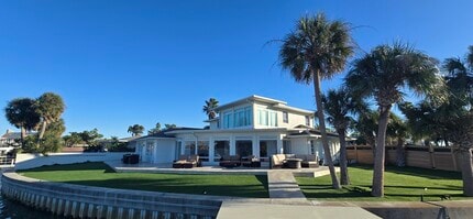 301 22nd St in Belleair Beach, FL - Building Photo - Building Photo