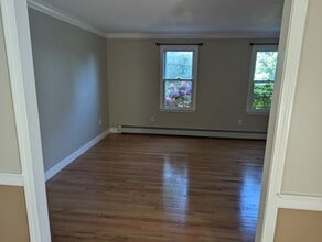 202 Dale St in Waltham, MA - Foto de edificio - Building Photo