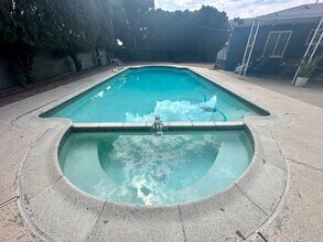 5221 Rombough Pl in San Diego, CA - Building Photo - Building Photo