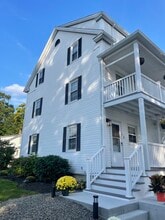 35 Boston Ave, Unit #3 in Lewiston, ME - Foto de edificio - Building Photo