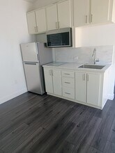 3653 W 58th Pl in Los Angeles, CA - Building Photo - Building Photo