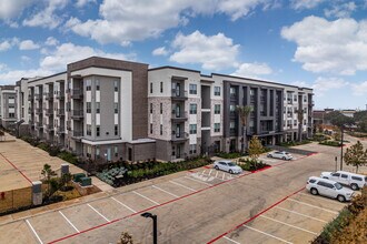 The Savoy in San Antonio, TX - Foto de edificio - Building Photo