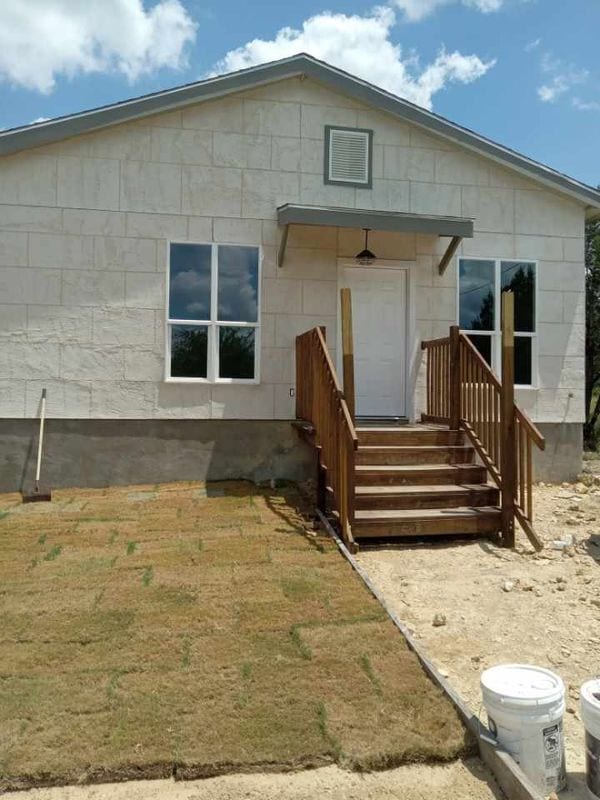 property at 324 Ridgerock Dr