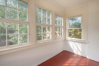 216 Center St, Unit 2 in Pittsburgh, PA - Foto de edificio - Building Photo